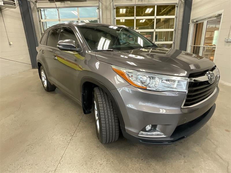 used 2016 Toyota Highlander car, priced at $18,995