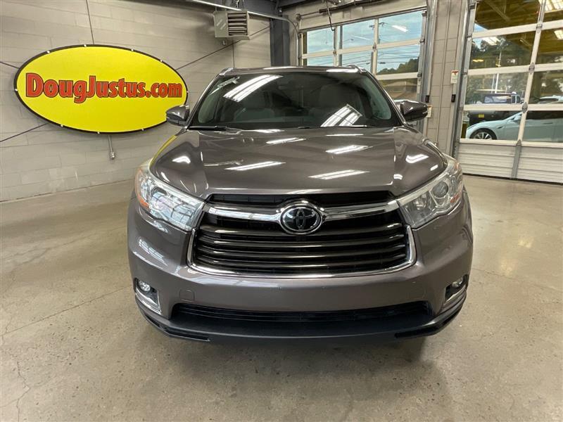 used 2016 Toyota Highlander car, priced at $18,995