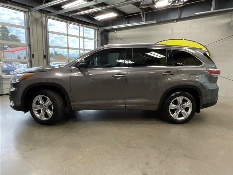 used 2016 Toyota Highlander car, priced at $18,995