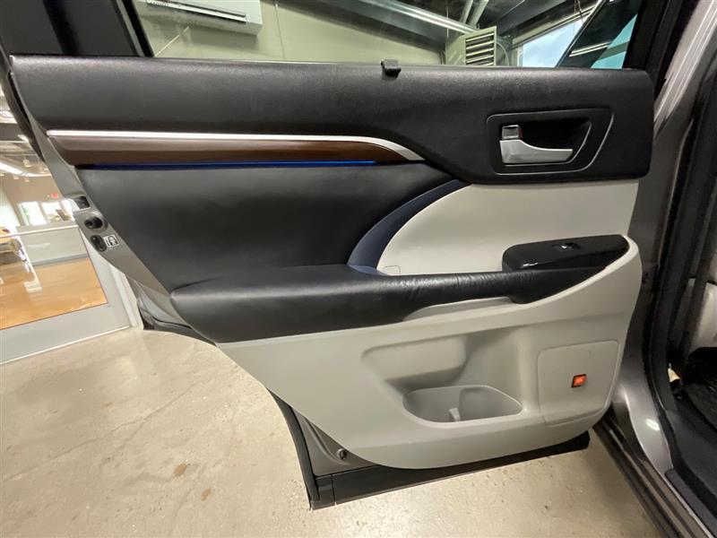 used 2016 Toyota Highlander car, priced at $18,995