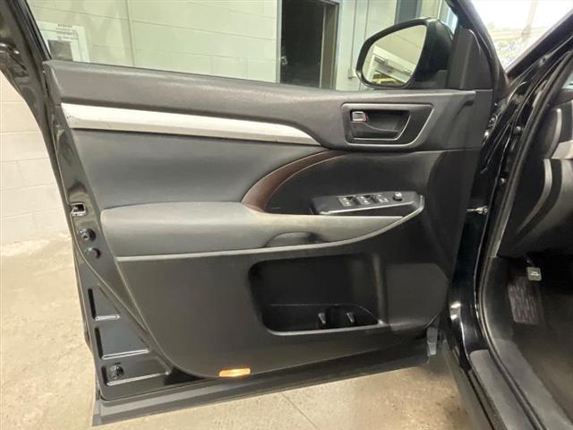 used 2019 Toyota Highlander car, priced at $20,850