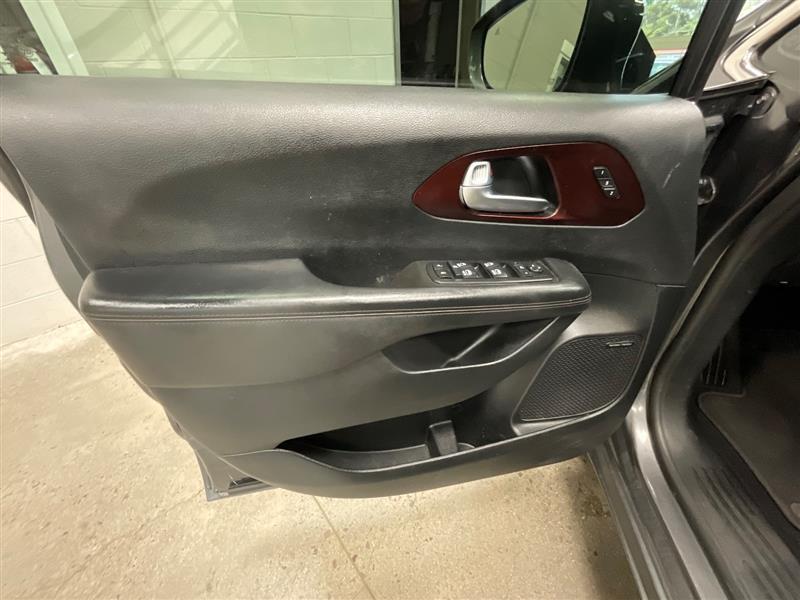 used 2020 Chrysler Pacifica car, priced at $17,995