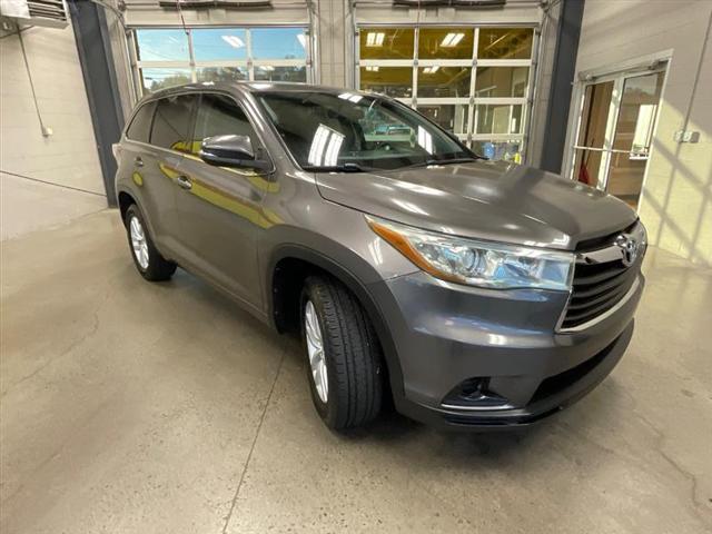 used 2015 Toyota Highlander car, priced at $20,690