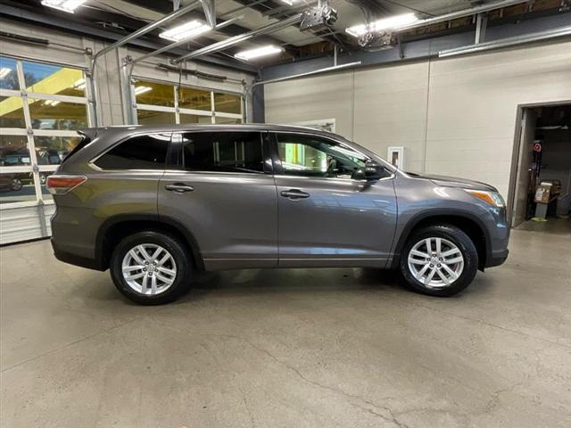 used 2015 Toyota Highlander car, priced at $20,690