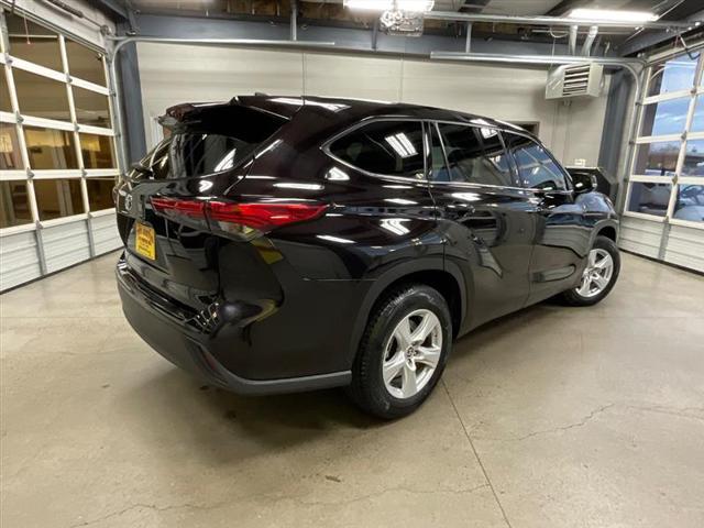 used 2022 Toyota Highlander car, priced at $24,995