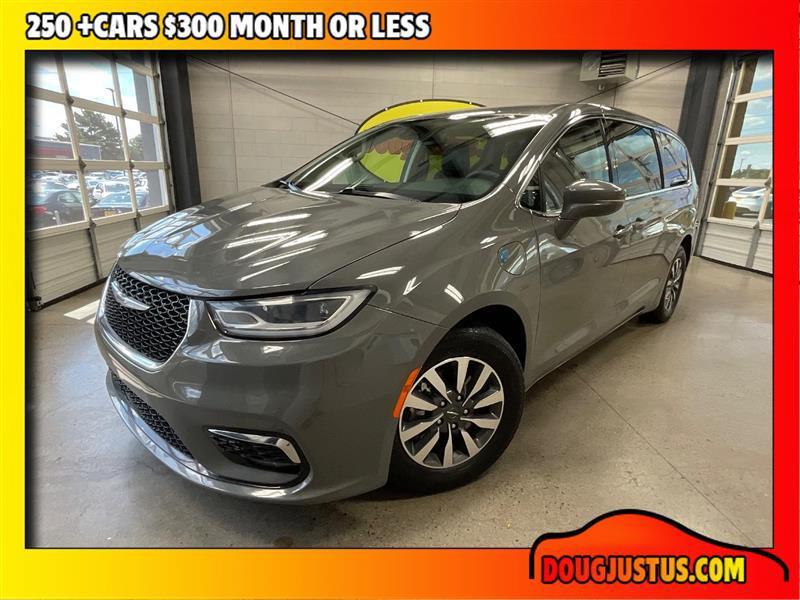 used 2022 Chrysler Pacifica Hybrid car, priced at $14,995