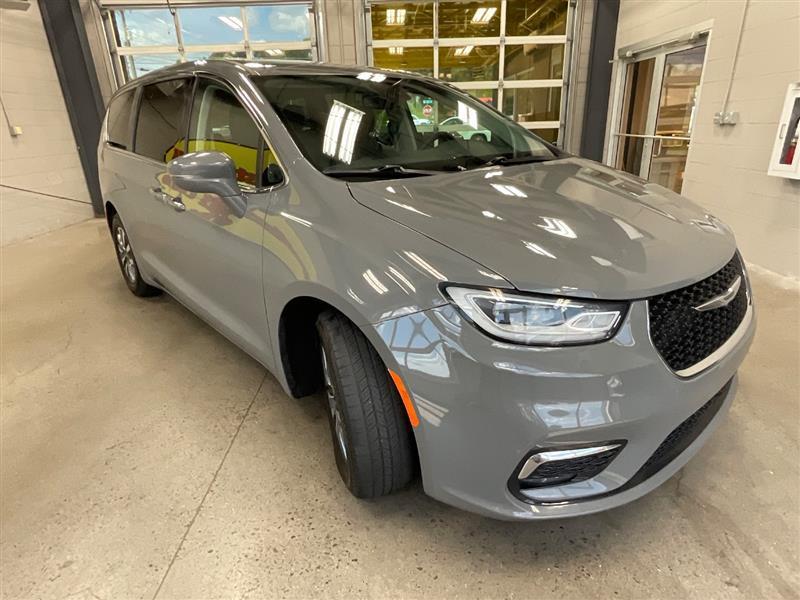 used 2022 Chrysler Pacifica Hybrid car, priced at $14,995