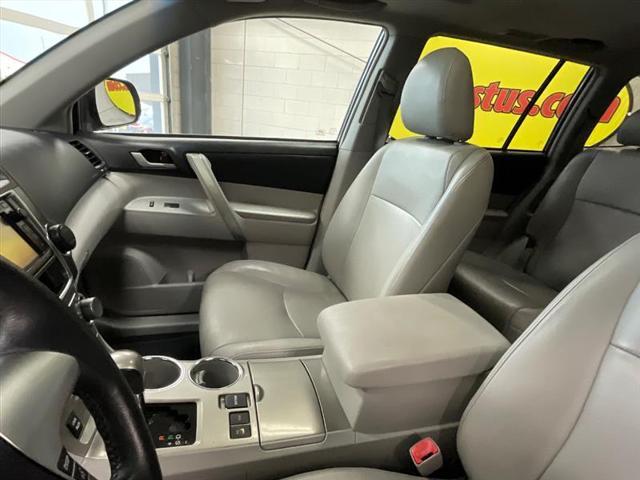 used 2013 Toyota Highlander car, priced at $15,995