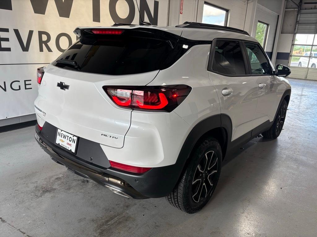 new 2025 Chevrolet TrailBlazer car, priced at $29,325