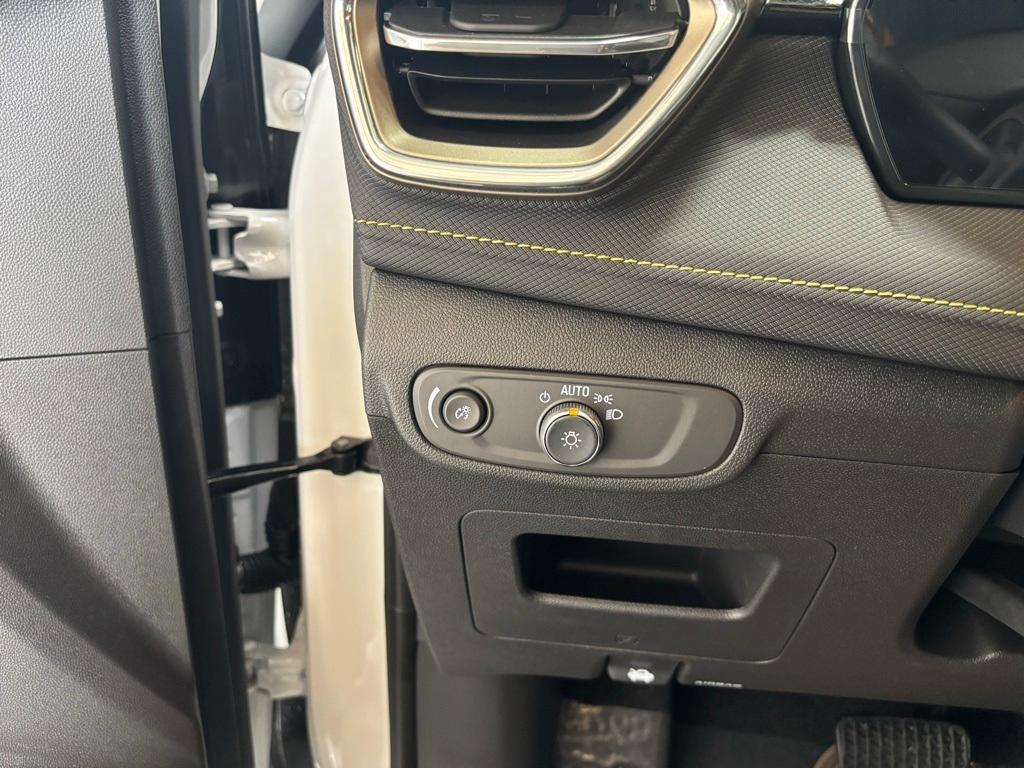 new 2025 Chevrolet TrailBlazer car, priced at $29,325