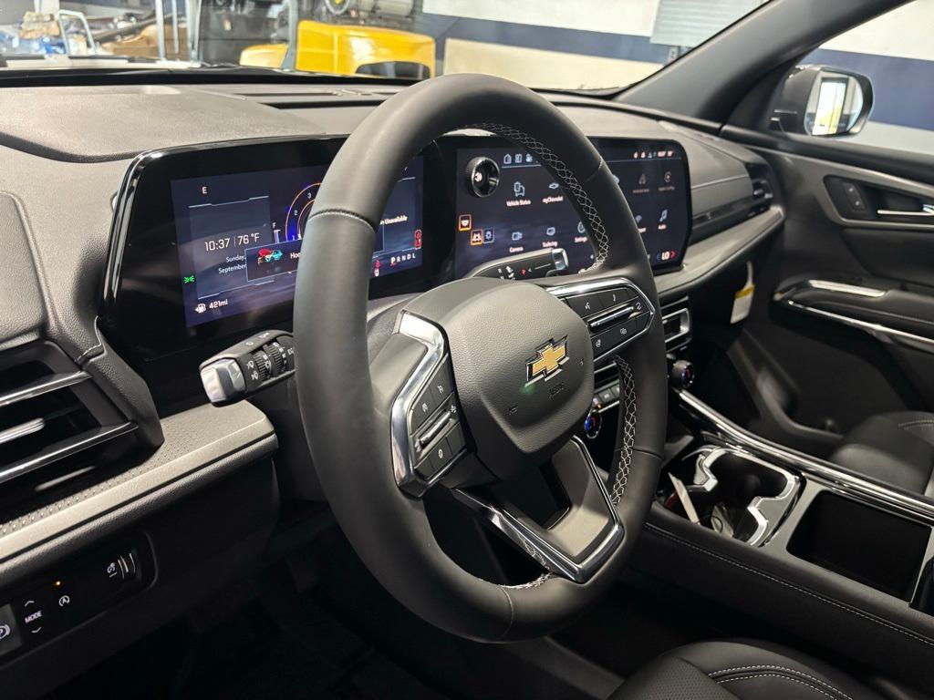 new 2026 Chevrolet Traverse car, priced at $42,624