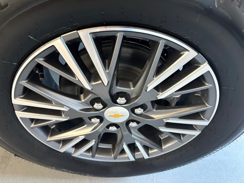 new 2026 Chevrolet Traverse car, priced at $42,624