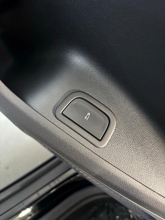 new 2026 Chevrolet Traverse car, priced at $42,624