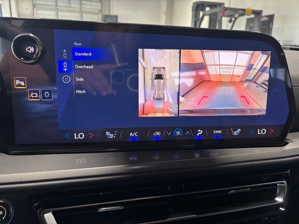 new 2026 Chevrolet Traverse car, priced at $42,624