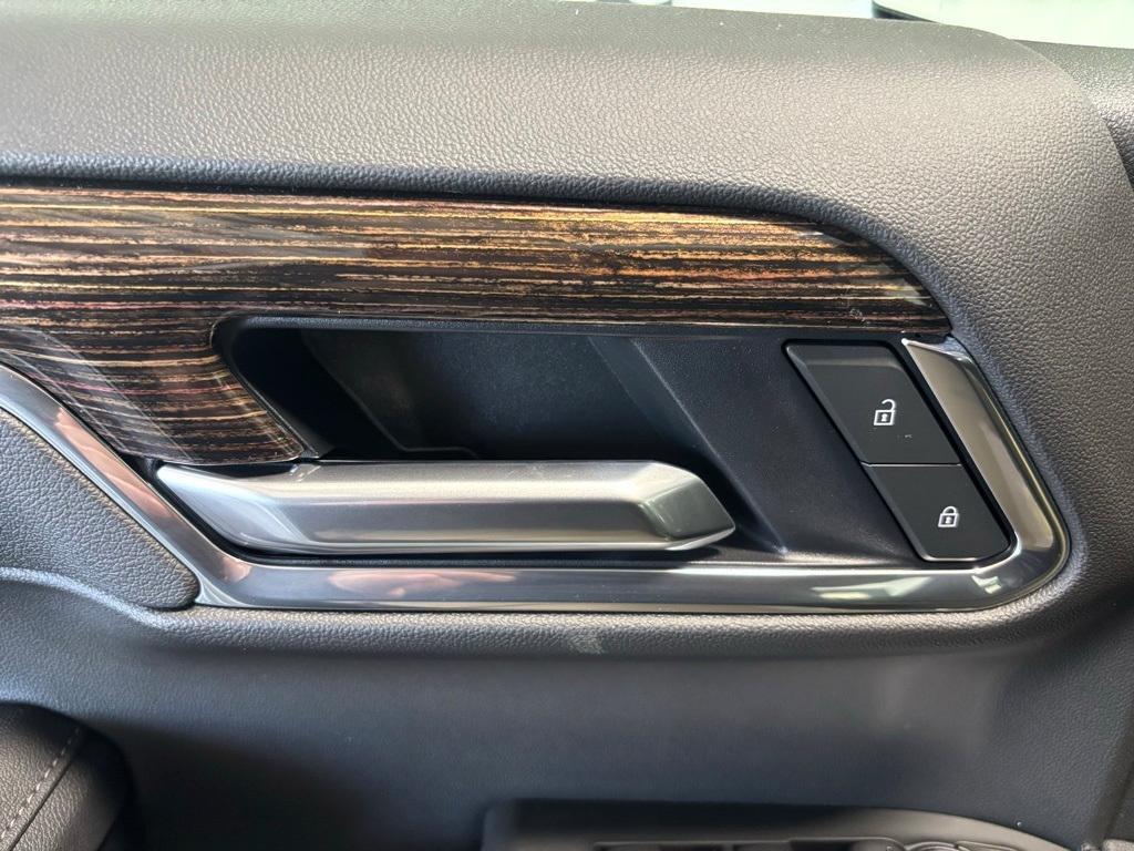 new 2025 GMC Sierra 1500 car, priced at $46,841