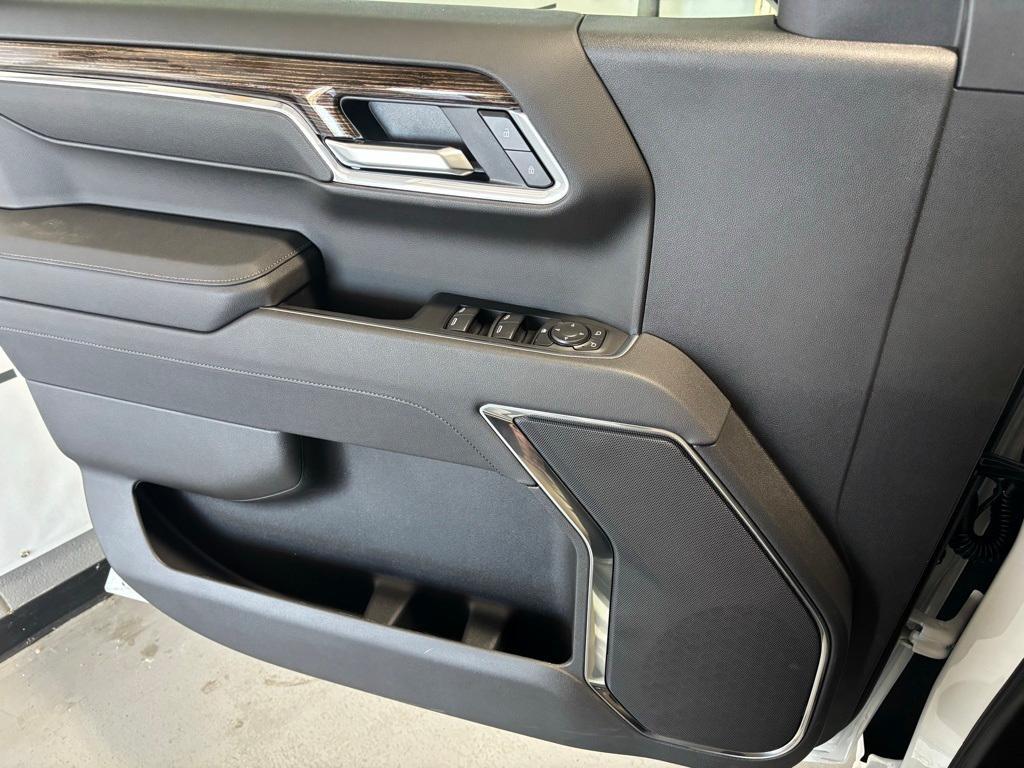 new 2025 GMC Sierra 1500 car, priced at $46,841