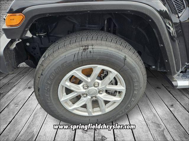 used 2023 Jeep Gladiator car, priced at $39,998