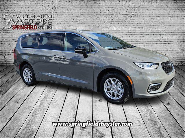 new 2025 Chrysler Pacifica car