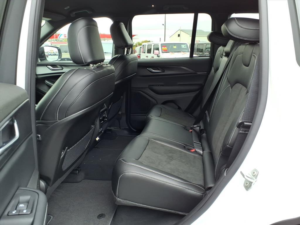 new 2025 Jeep Grand Cherokee car, priced at $44,422