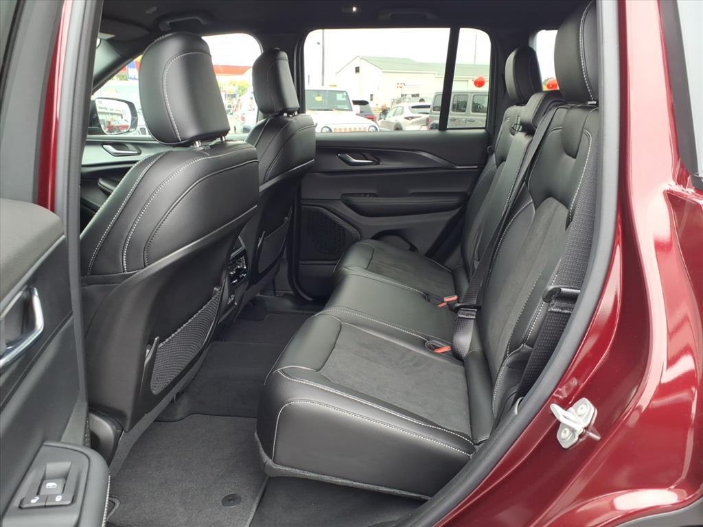 new 2025 Jeep Grand Cherokee car, priced at $44,958