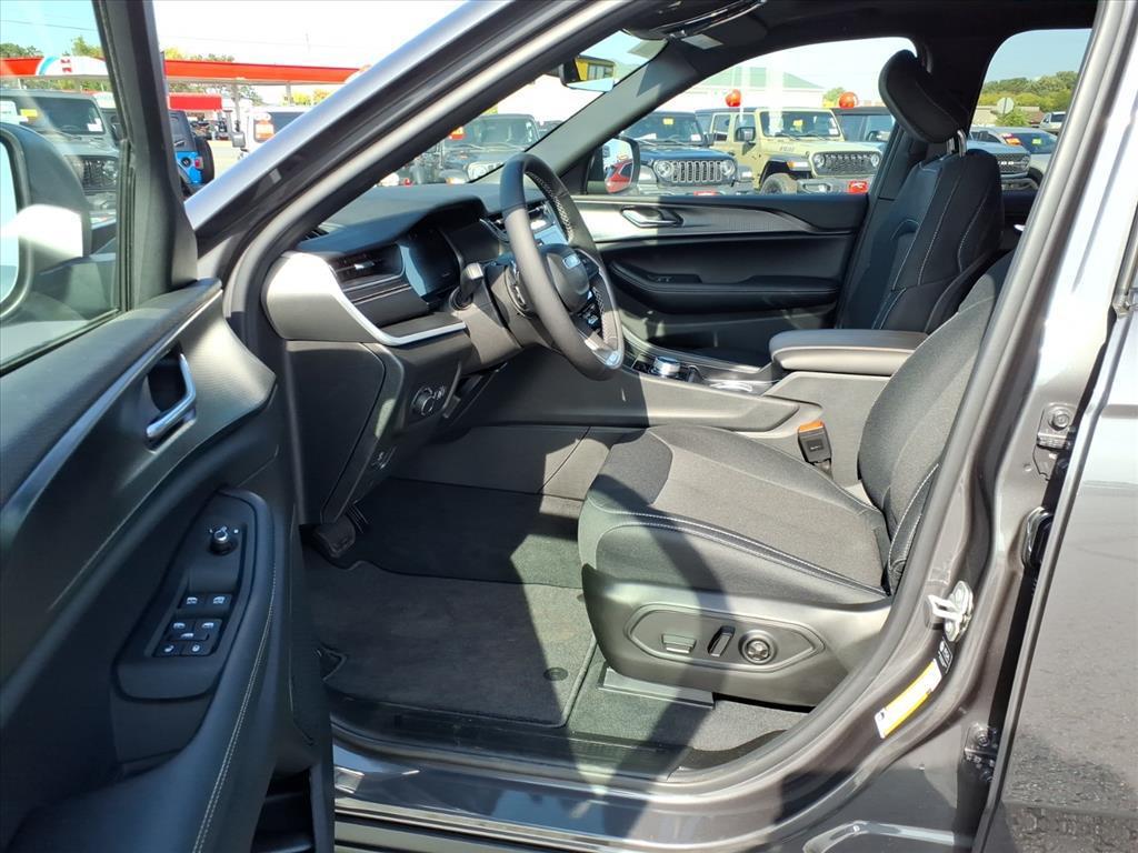 new 2025 Jeep Grand Cherokee L car, priced at $45,610