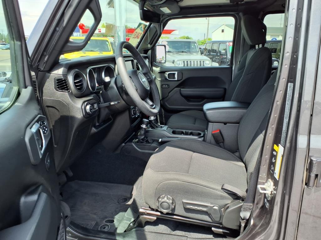 used 2023 Jeep Gladiator car, priced at $32,172