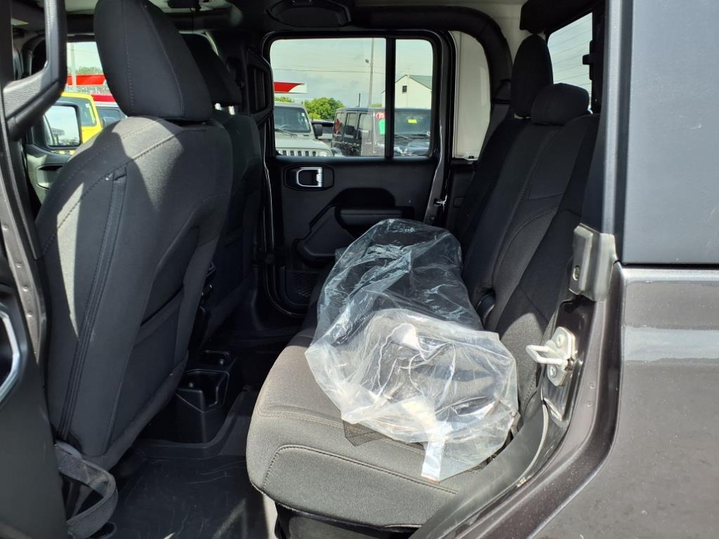 used 2023 Jeep Gladiator car, priced at $32,172