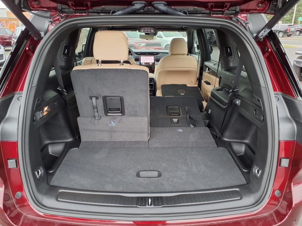 new 2025 Jeep Grand Cherokee L car, priced at $54,236