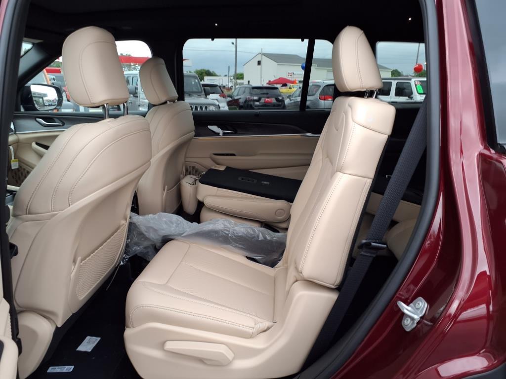 new 2025 Jeep Grand Cherokee L car, priced at $54,236