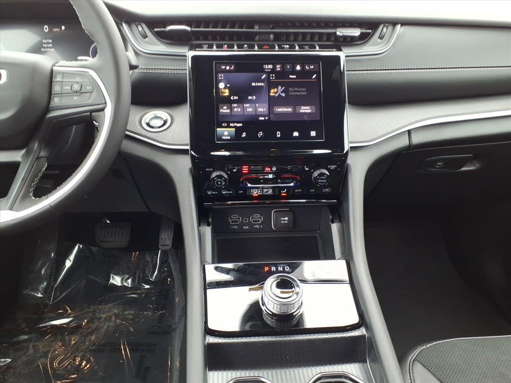 new 2025 Jeep Grand Cherokee car, priced at $44,958