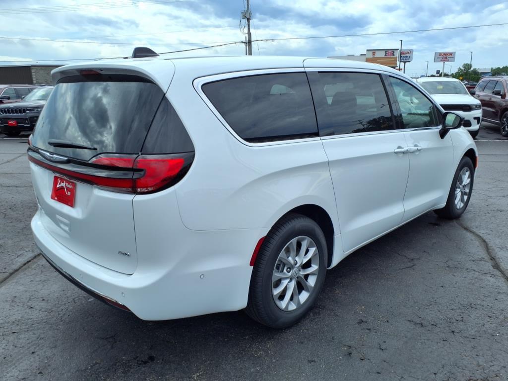 new 2025 Chrysler Pacifica car, priced at $43,394