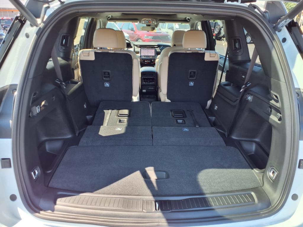 new 2025 Jeep Grand Cherokee L car, priced at $53,700