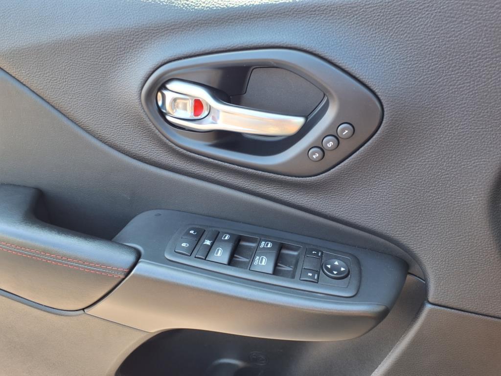 used 2022 Jeep Cherokee car, priced at $26,800