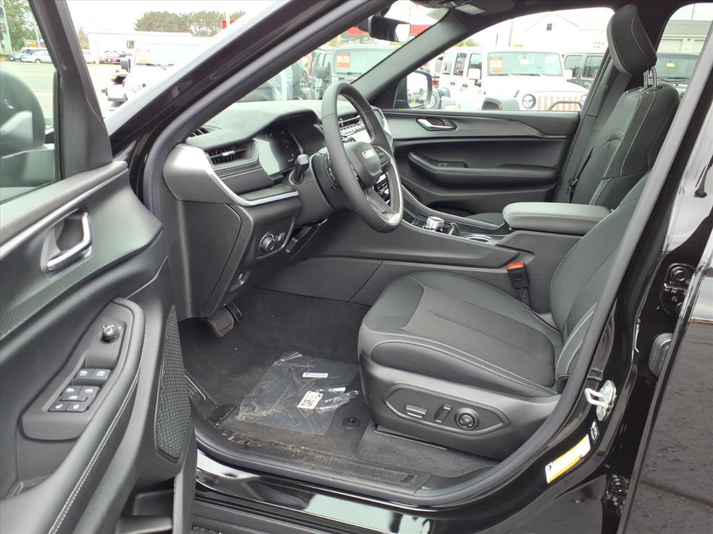 new 2025 Jeep Grand Cherokee L car, priced at $45,610
