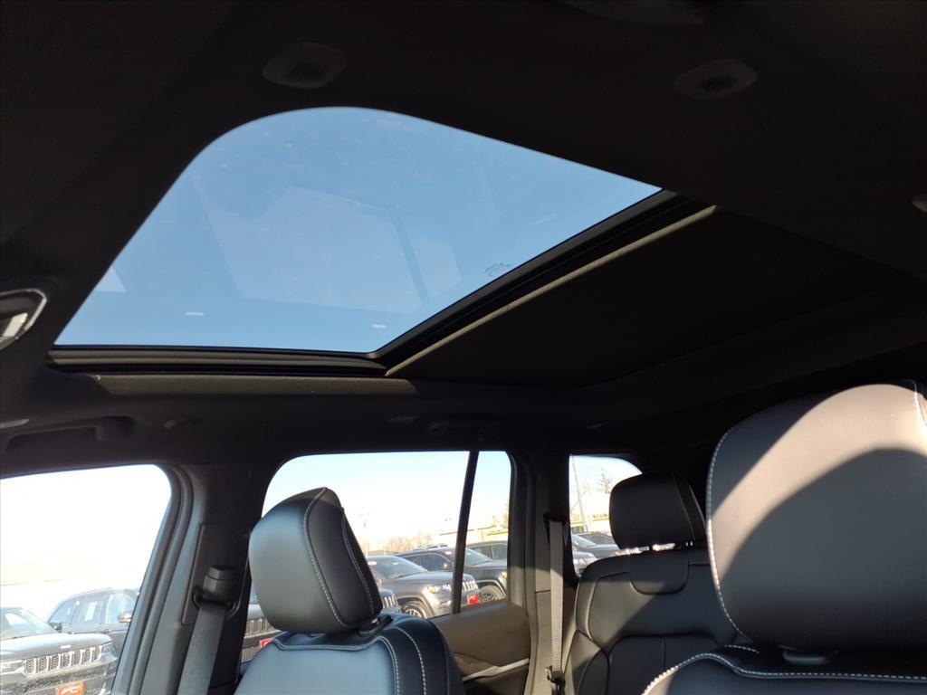 new 2025 Jeep Grand Cherokee car, priced at $43,351