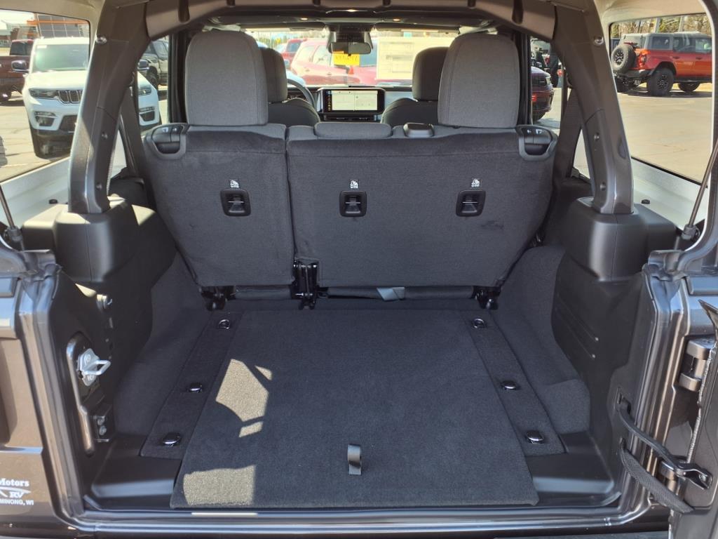 new 2025 Jeep Wrangler car, priced at $46,279