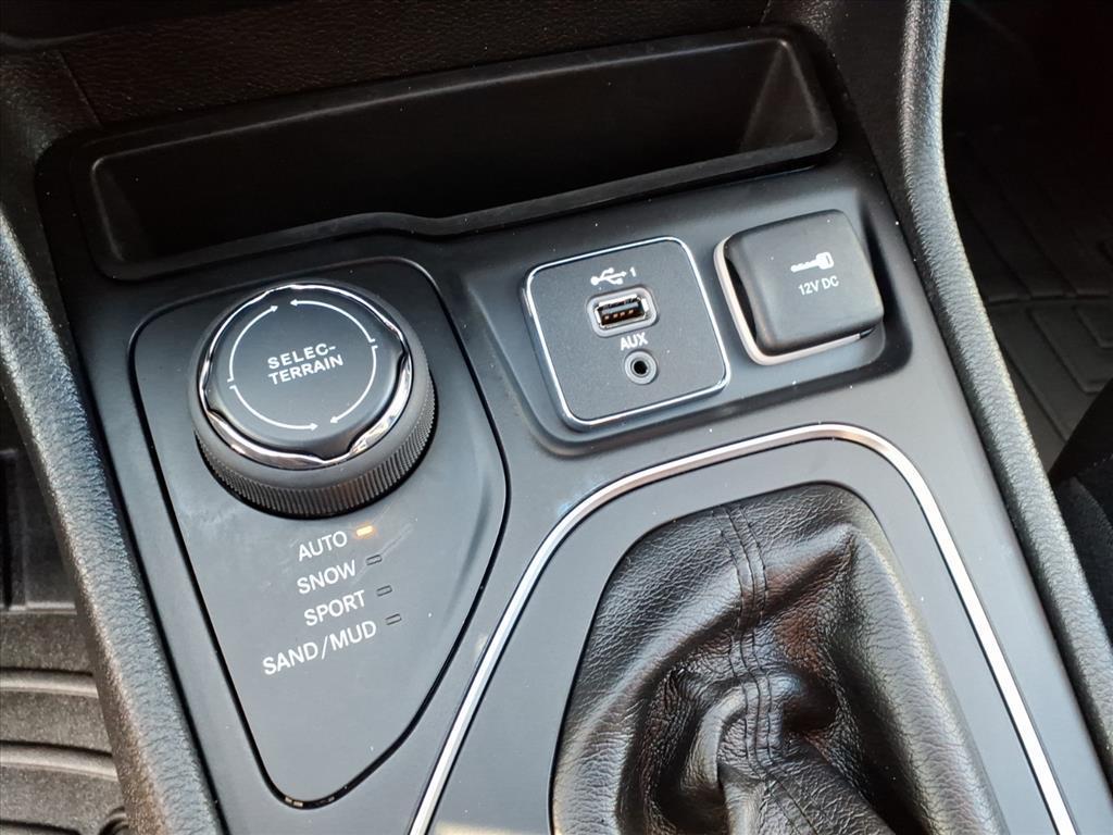 used 2019 Jeep Cherokee car, priced at $19,900