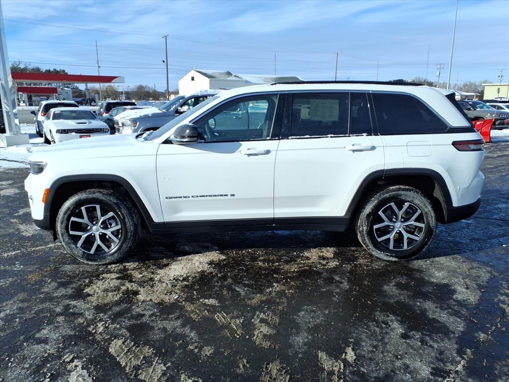 used 2024 Jeep Grand Cherokee car, priced at $39,864