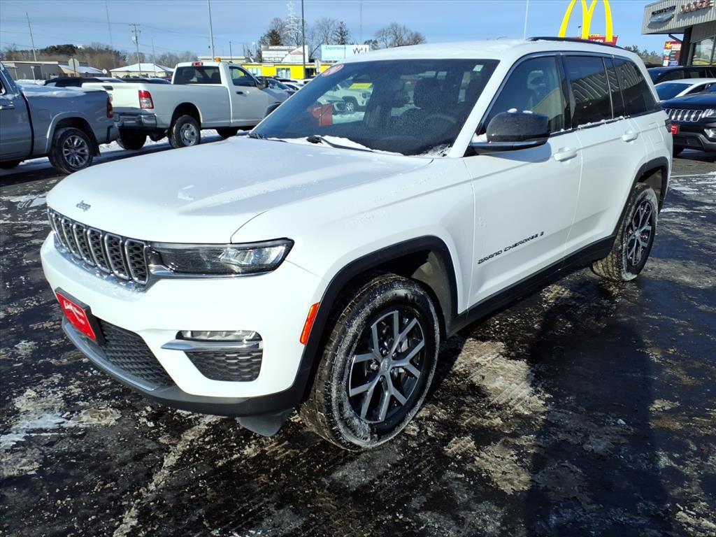 used 2024 Jeep Grand Cherokee car, priced at $39,864