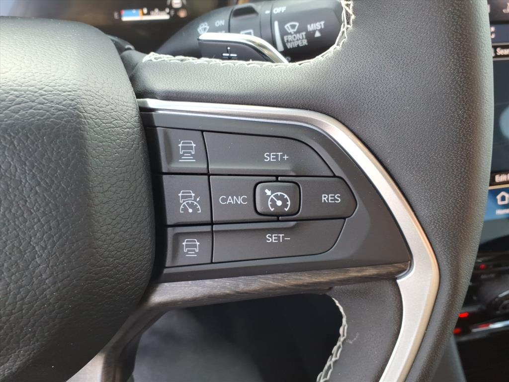 used 2024 Jeep Grand Cherokee car, priced at $39,864