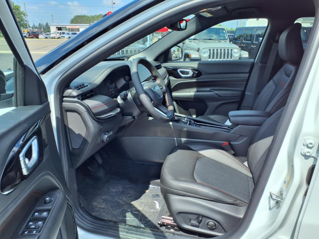 new 2025 Jeep Compass car, priced at $35,961