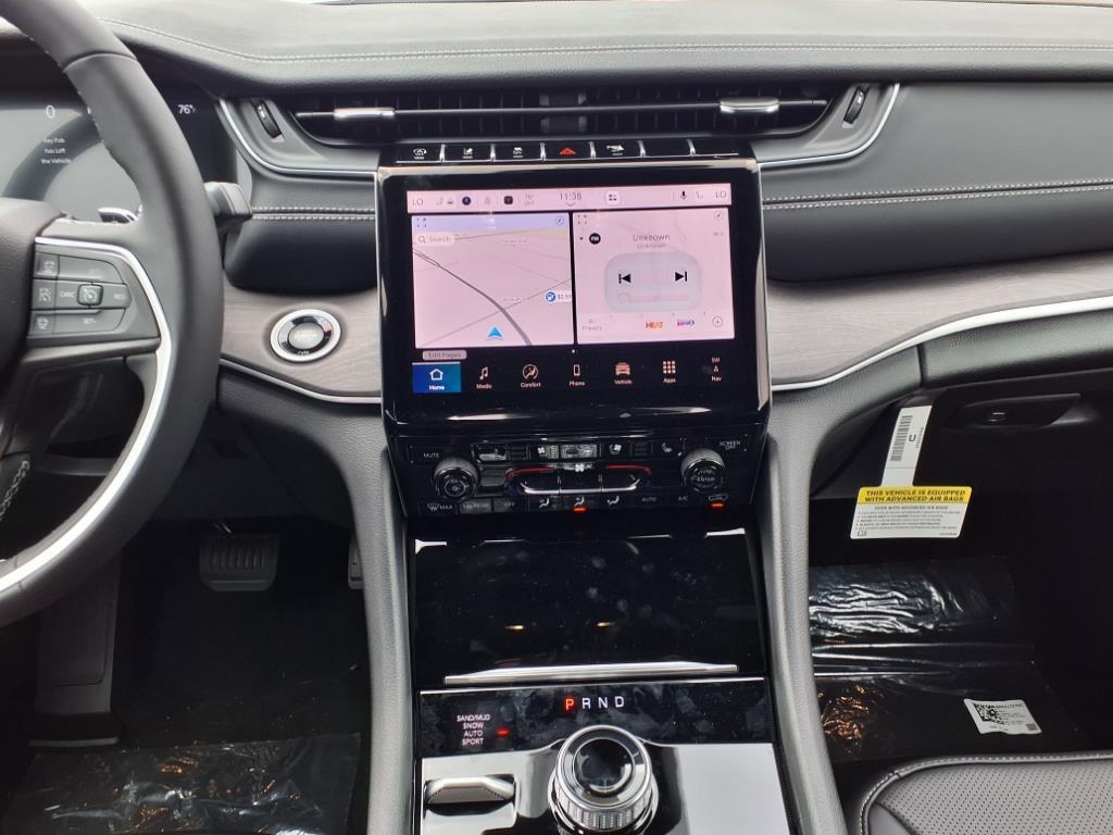 new 2025 Jeep Grand Cherokee car, priced at $49,900