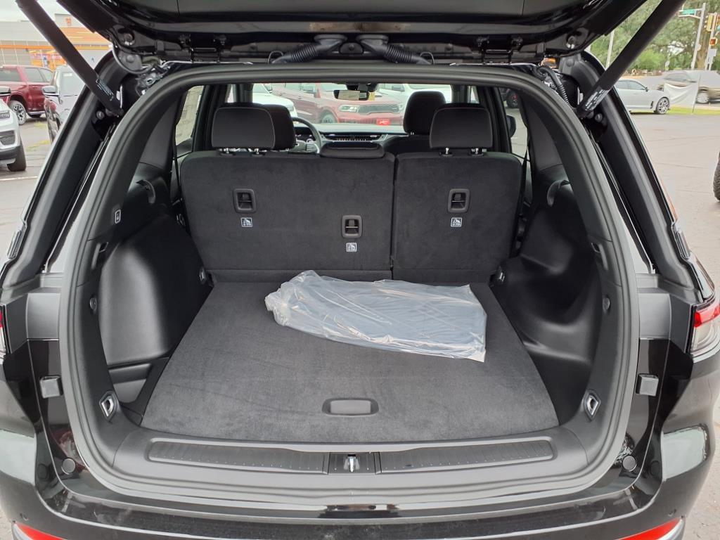 new 2025 Jeep Grand Cherokee car, priced at $41,626