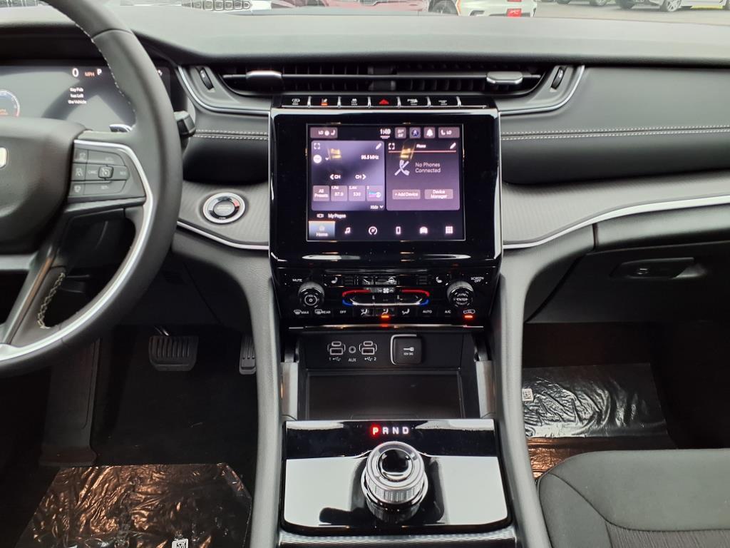 new 2025 Jeep Grand Cherokee car, priced at $41,626