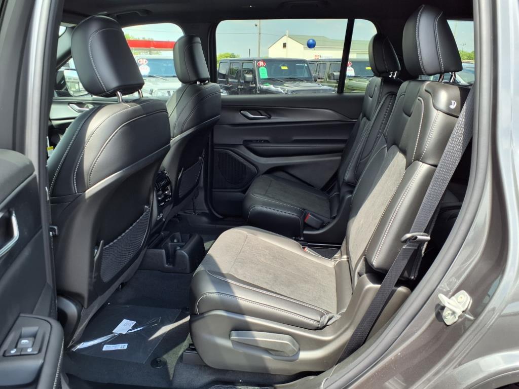 new 2025 Jeep Grand Cherokee L car, priced at $47,118