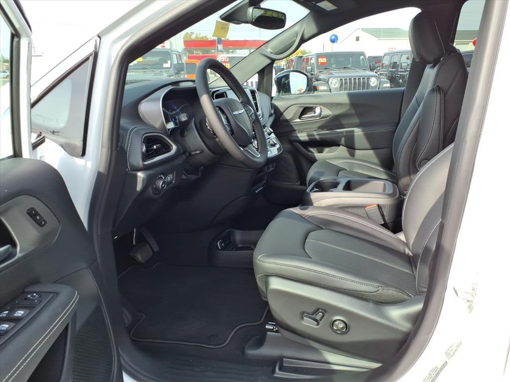 new 2026 Chrysler Pacifica car, priced at $44,921