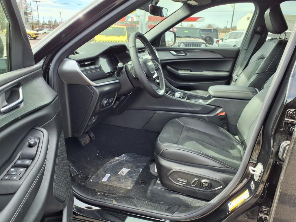 new 2025 Jeep Grand Cherokee L car, priced at $46,468