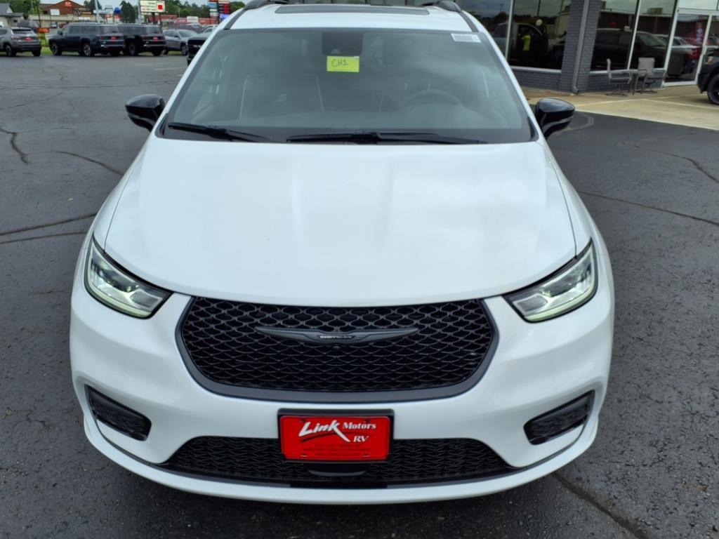 new 2026 Chrysler Pacifica car, priced at $54,070