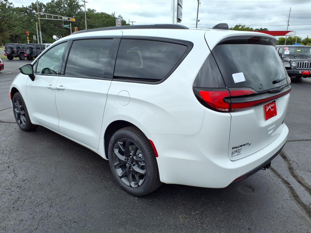 new 2026 Chrysler Pacifica car, priced at $54,070