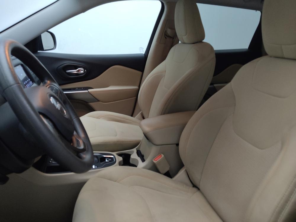 used 2020 Jeep Cherokee car, priced at $16,195